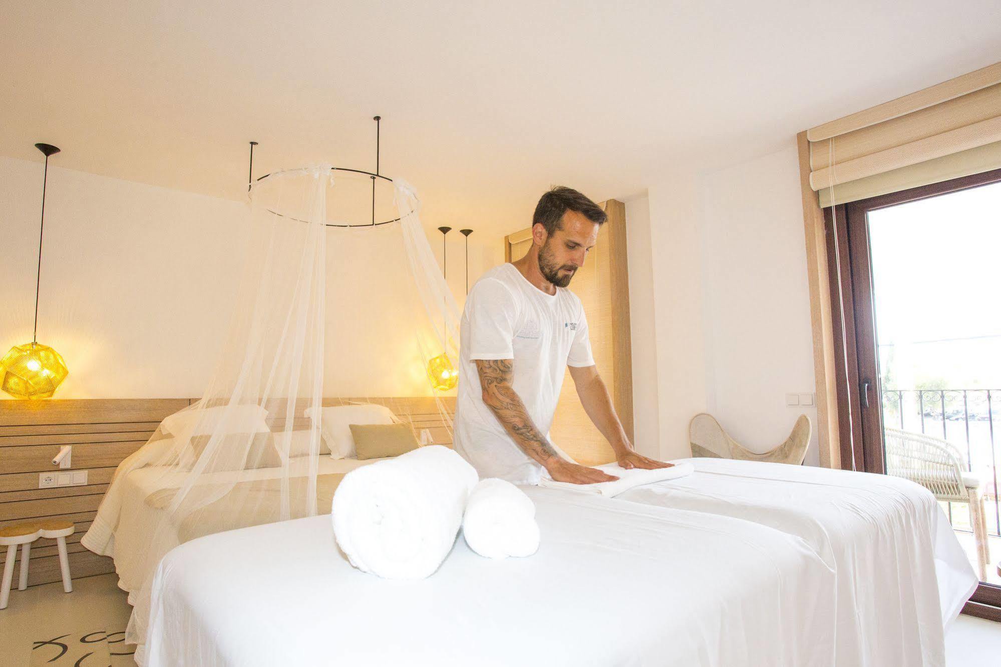 Santa Gertrudis  Gatzara Suites Santa Gertrudis מראה חיצוני תמונה