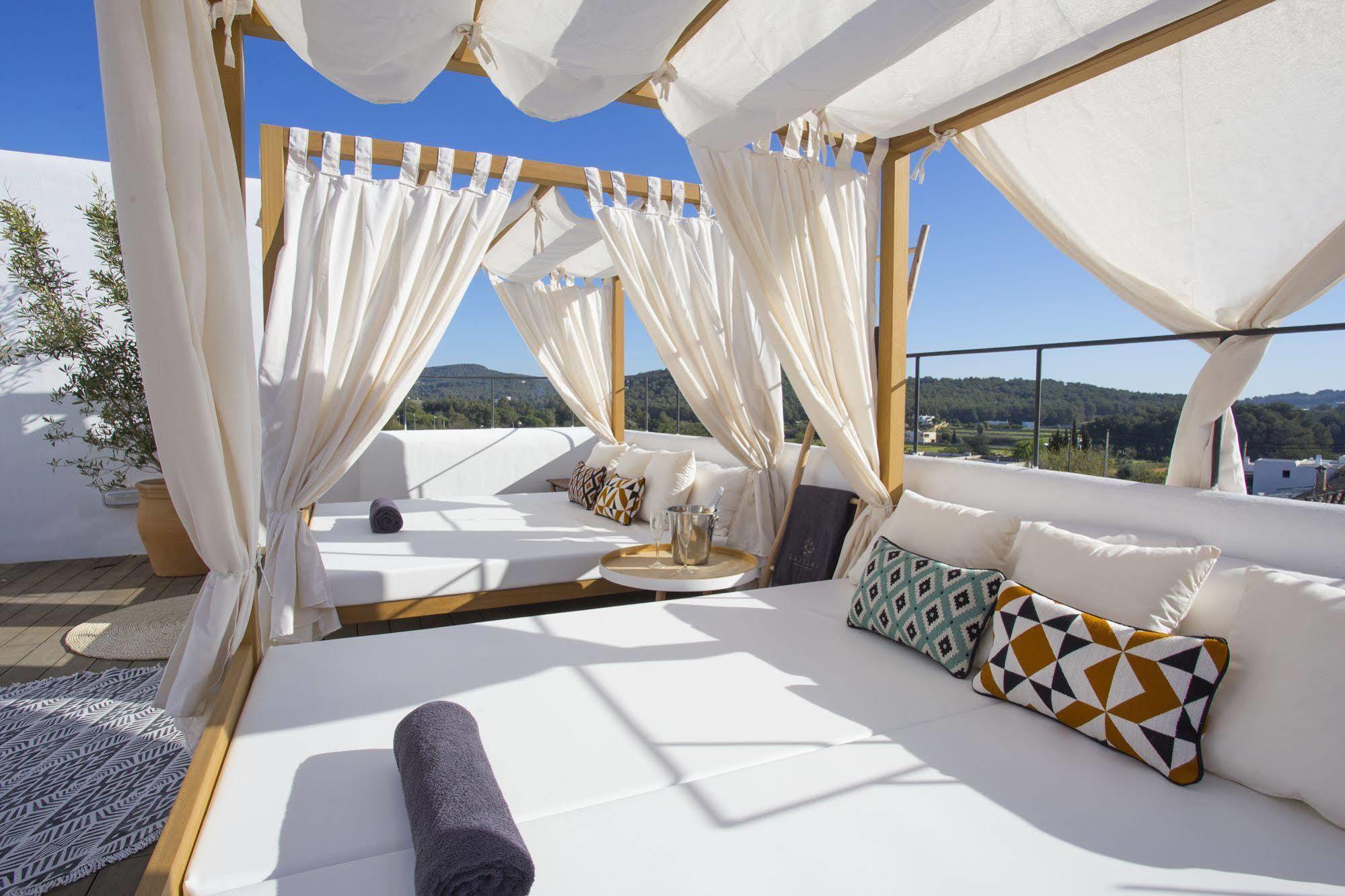 Santa Gertrudis  Gatzara Suites Santa Gertrudis מראה חיצוני תמונה